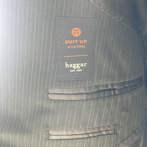 HAGGAR JACKET 46 reg PANTS 36x30
Excellent condition worn once - Picture 3 of 8